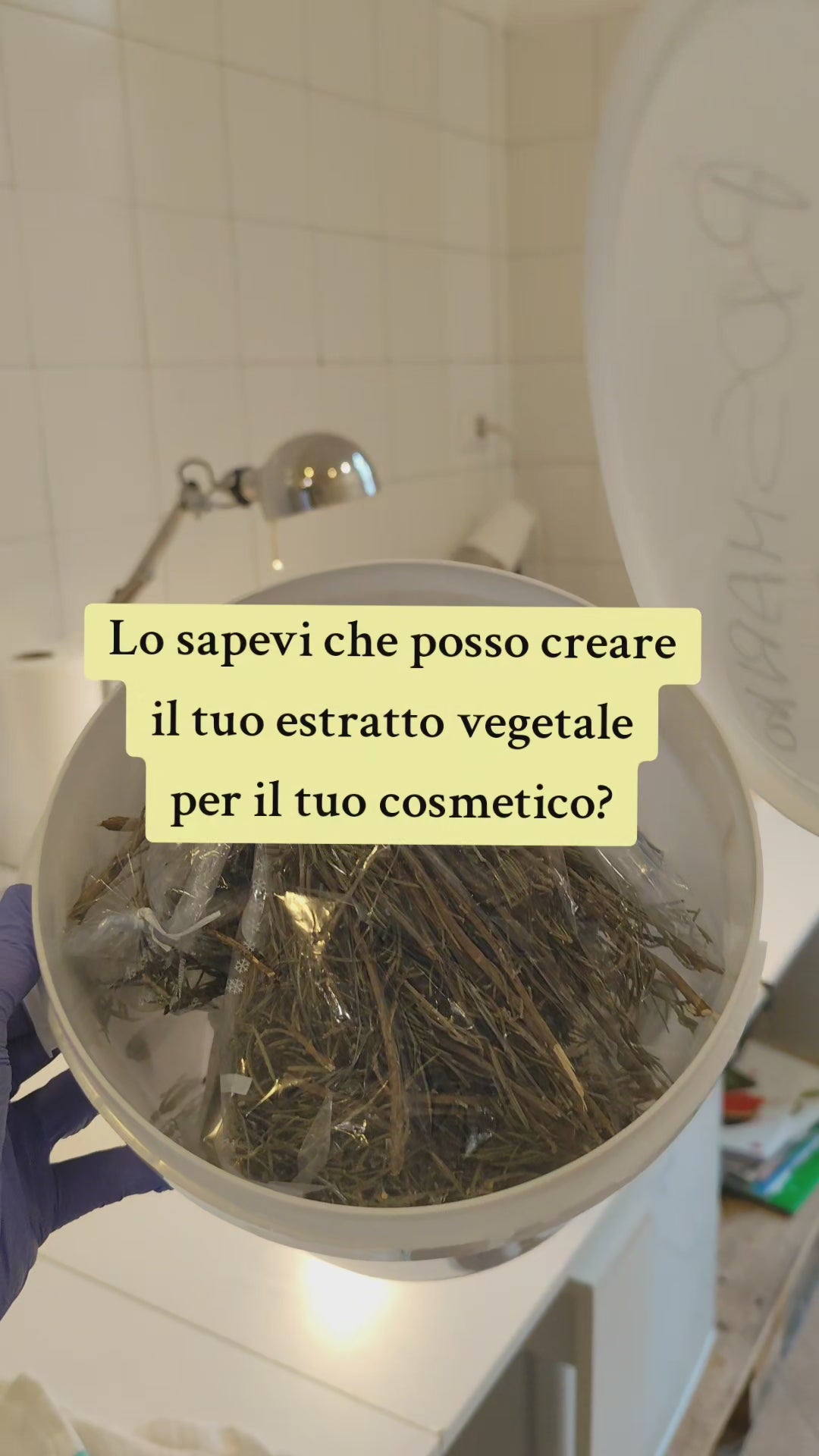 Carica il video: 